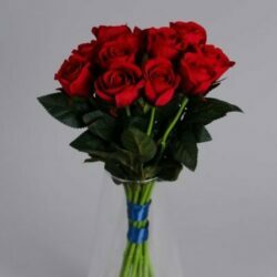 red artificial roses