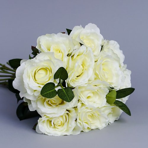 9 benefits of using artificial flowers 7 Artificial White Roses 7 2 silk flowers