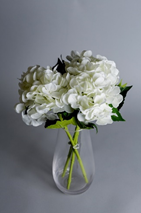 Artificial Hydrangeas: Best Summer Flower? 4 White hydrangea arrangement